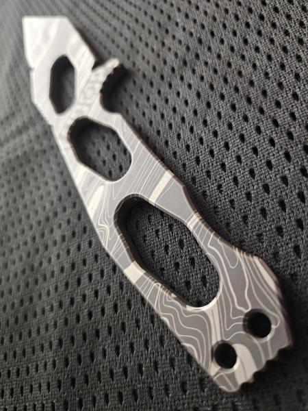 Knife Trainer G / Contour Lines